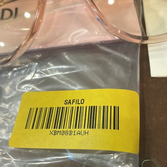 Like New Fendi Cat-Eye Gradient Sunglasses - Picture 10 of 17